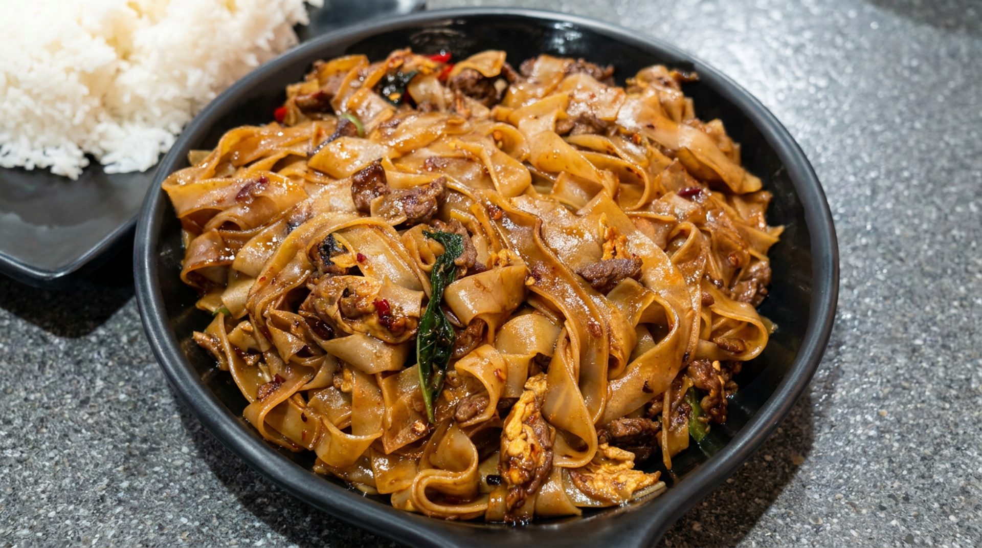 Drunken noodles (Noodle Mao)